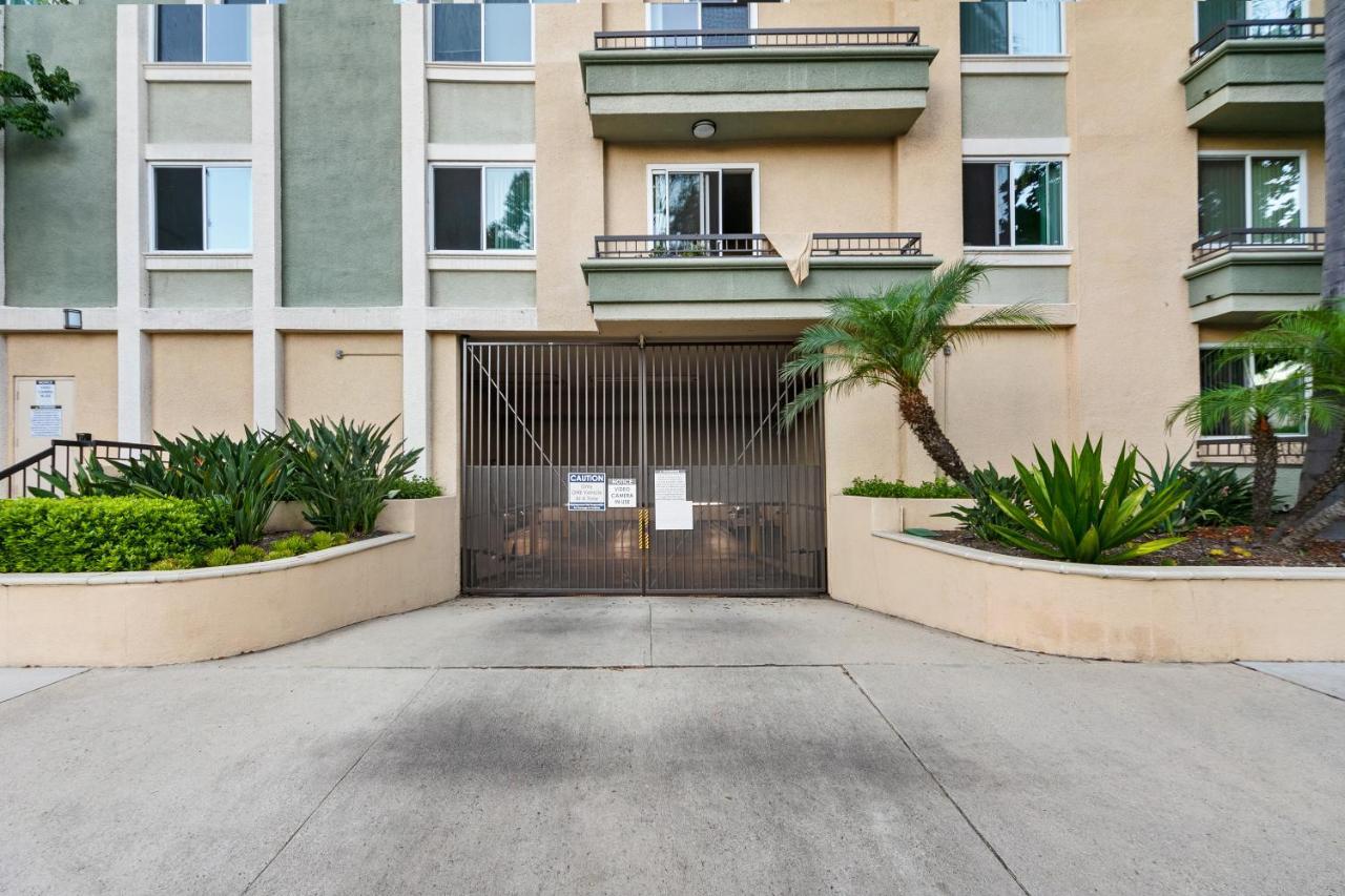 Beverly Hills 2 Bed 2 Bath Penthouse With Den And Parking 414 Los Angeles Extérieur photo