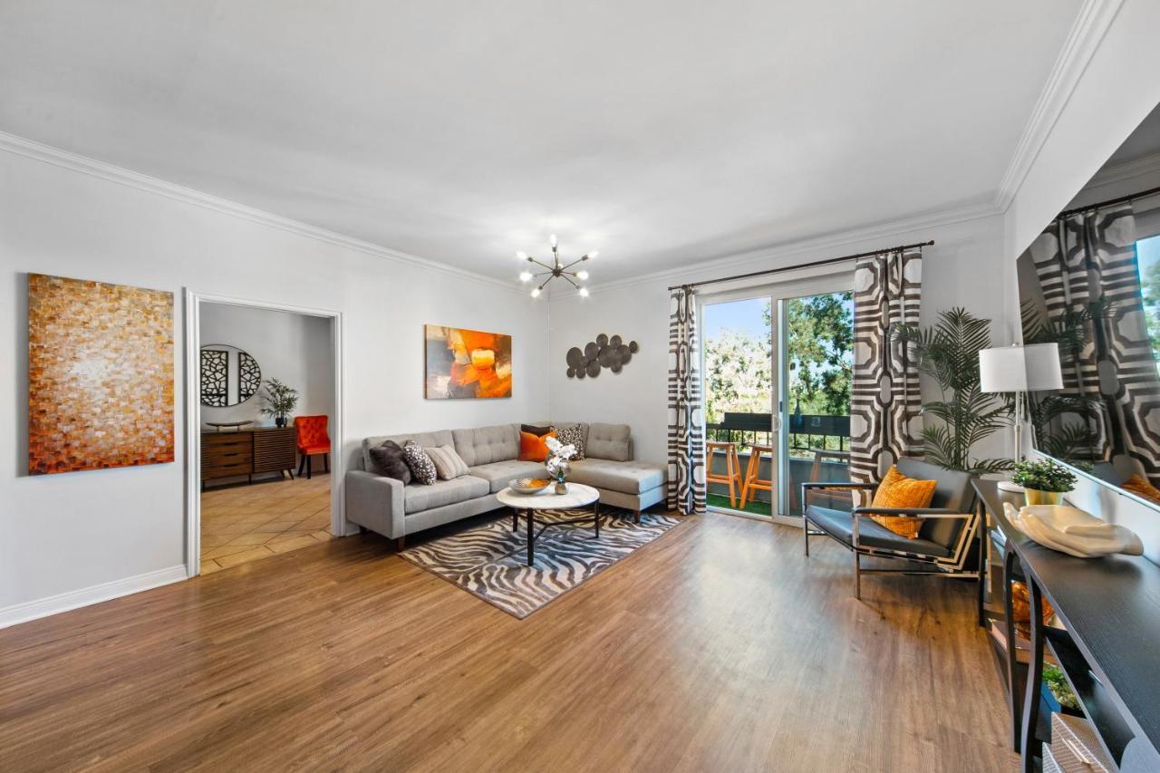 Beverly Hills 2 Bed 2 Bath Penthouse With Den And Parking 414 Los Angeles Extérieur photo
